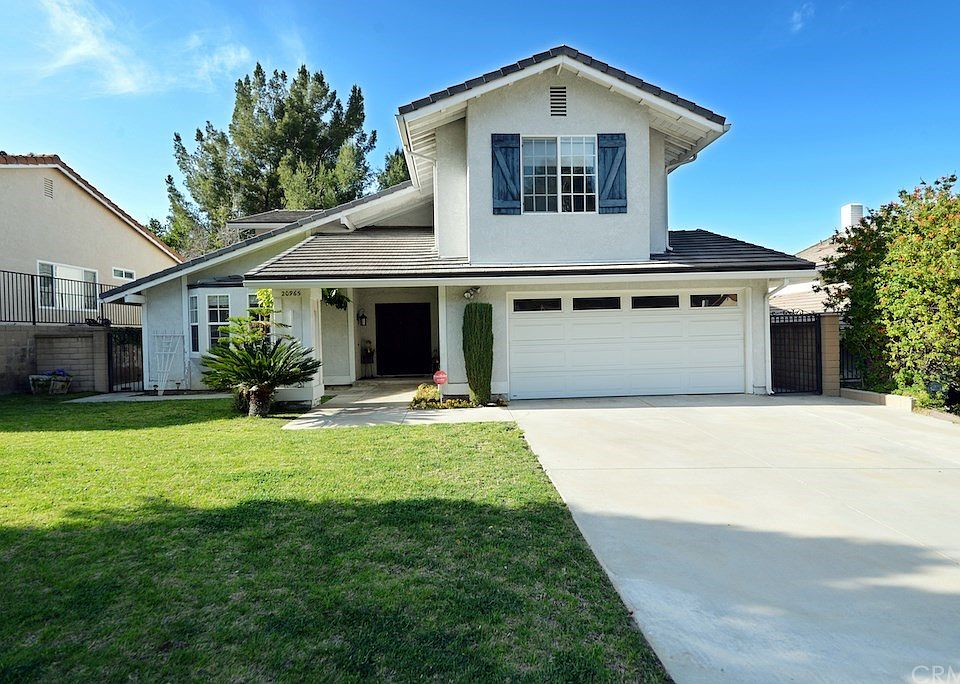1st image of 20965 Glenbrook Dr