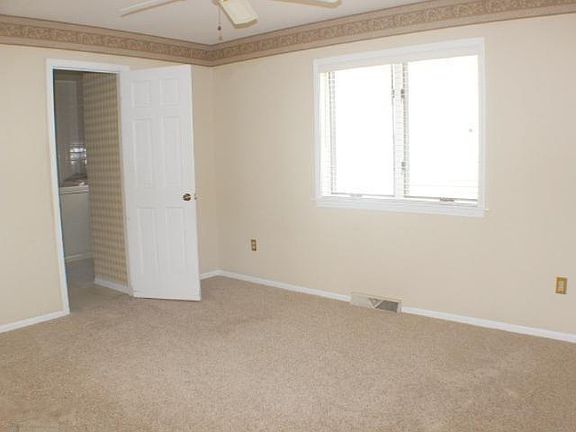 5th image of 6924 Weller Ave NE