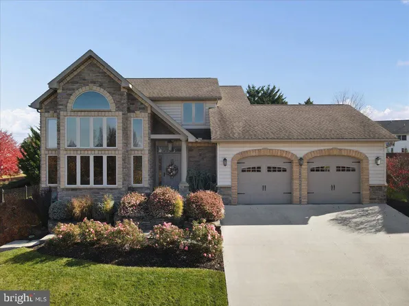 736 Cresson Dr, Chambersburg, PA 17202