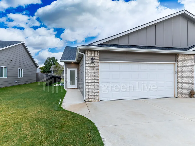 116 E Santa Fe Cir — Photo 2