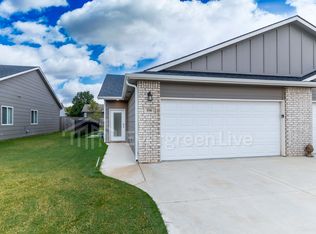 116 E Santa Fe Cir, Mulvane, KS 67110