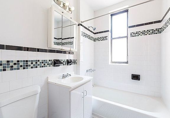 4th image of 555 W 170th St APT 2