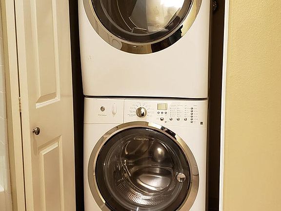 In-unit washer/dryer.