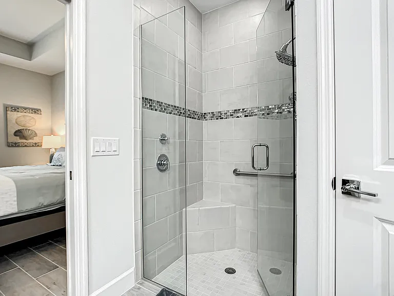 ensuite bathroom shower