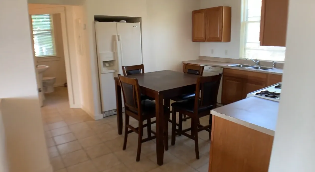 202 Williams Street - 3 — Photo 2