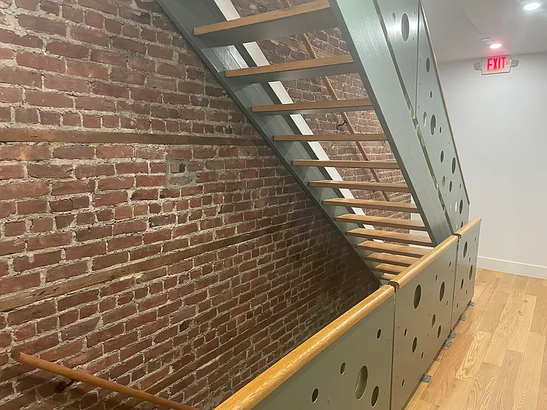 113 E 2nd St #D — Photo 11