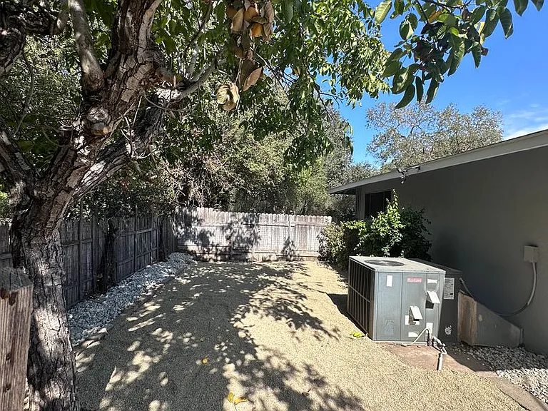 4700 Winding Way — Photo 5