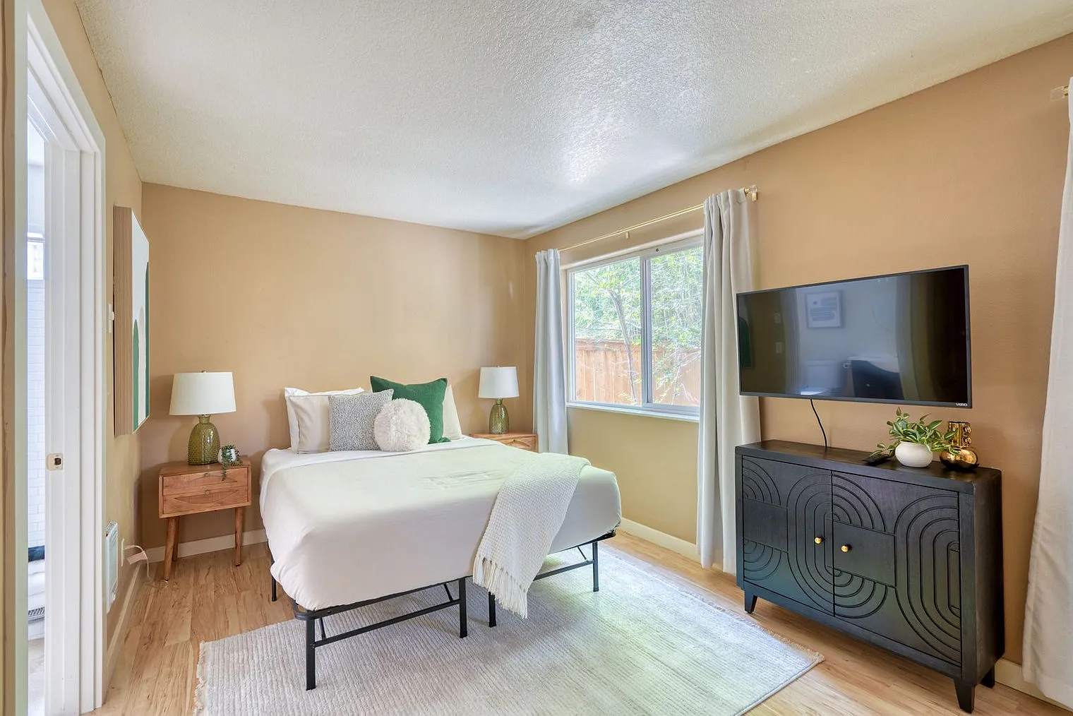 Studio, 1.0 bath, 398 sqft, $2,104 — Photo 3