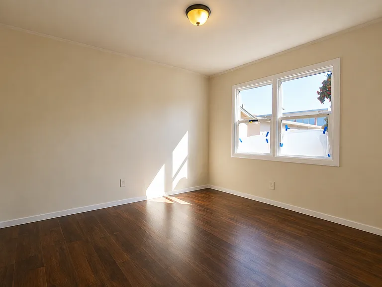 129 Anita Rd #6 — Photo 2