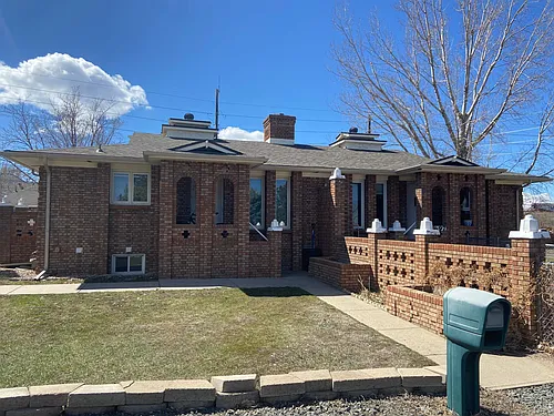 695 Lupine St Photo 1