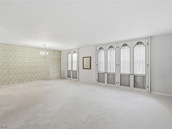 4th image of 18975 Van Aken Blvd APT 201