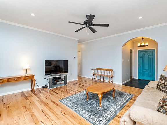 5th image of 111 McKinley Dr