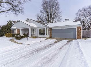 5625 Woodhurst Blvd, Fort Wayne, IN 46807