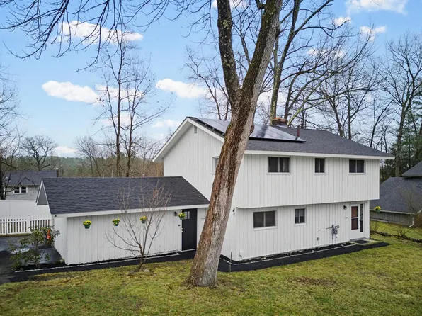 10 Weymouth Drive, Nashua, NH 03062