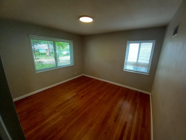 1315 Pinetree Ln — Photo 9