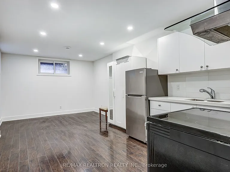 588 Ossington Ave #BASEMENT — Photo 4