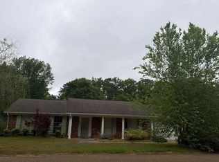 203 Woodland Dr, Kosciusko, MS 39090