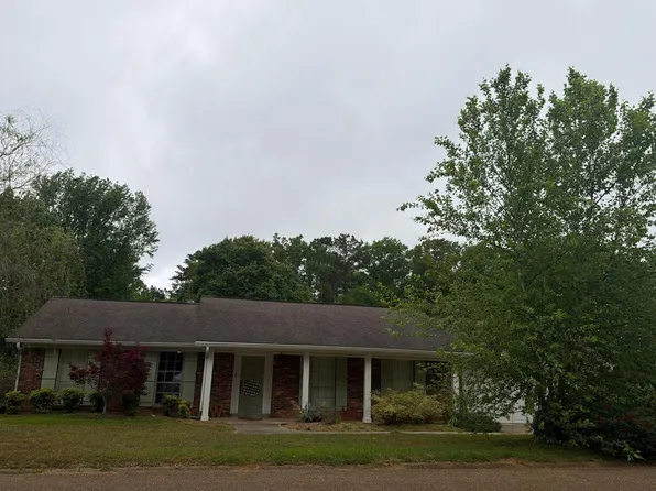203 Woodland Dr, Kosciusko, MS 39090