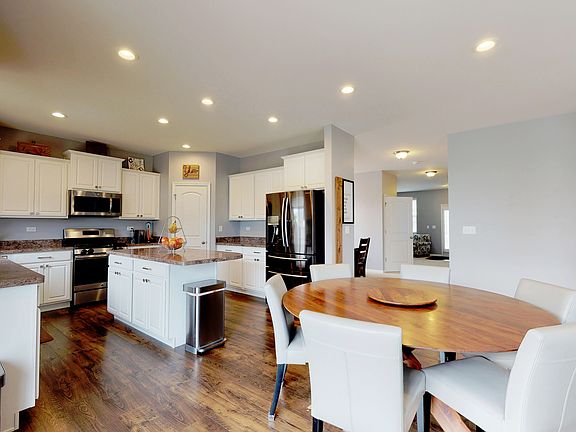 4th image of 1016 Adagio Dr