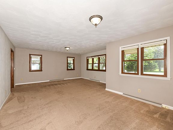 3rd image of W7478 Pleasant STREET