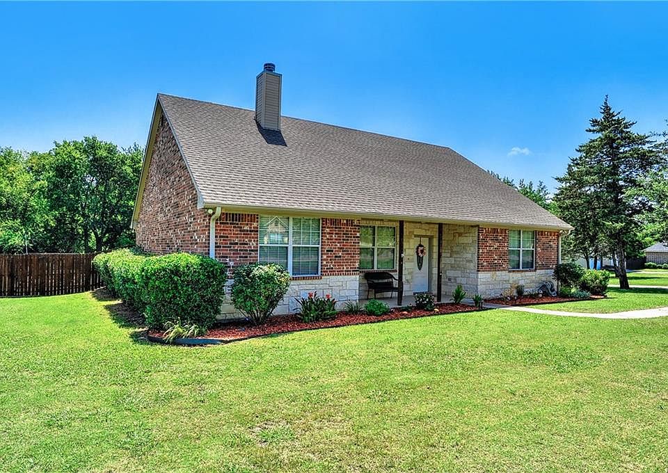 1st image of 3805 Crimsonwood Dr