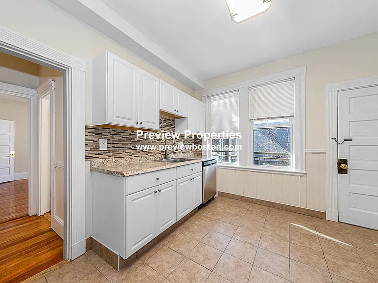 Brackett St — Photo 39