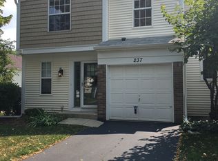 237 E Shag Bark Ln, Streamwood, IL