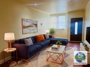 1131 S 11th St #1F, Philadelphia, PA 19147