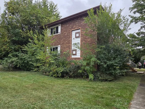 8643 W 73rd Pl, Justice, IL 60458