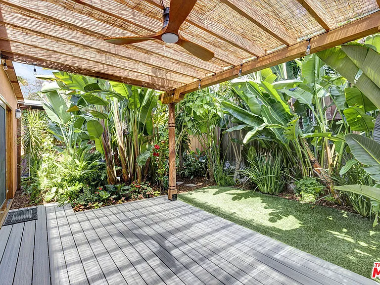 1138 1/2 Poinsettia Pl — Photo 18