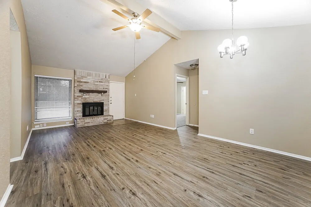 3 bed, 2.0 bath, 1258 sqft, $1,665 — Photo 4