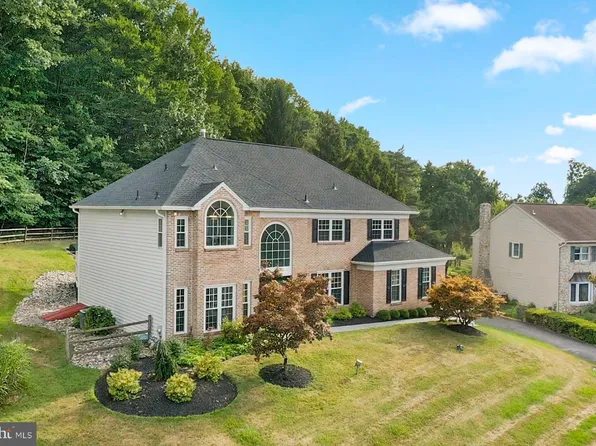 2006 Par Dr, Doylestown, PA 18901