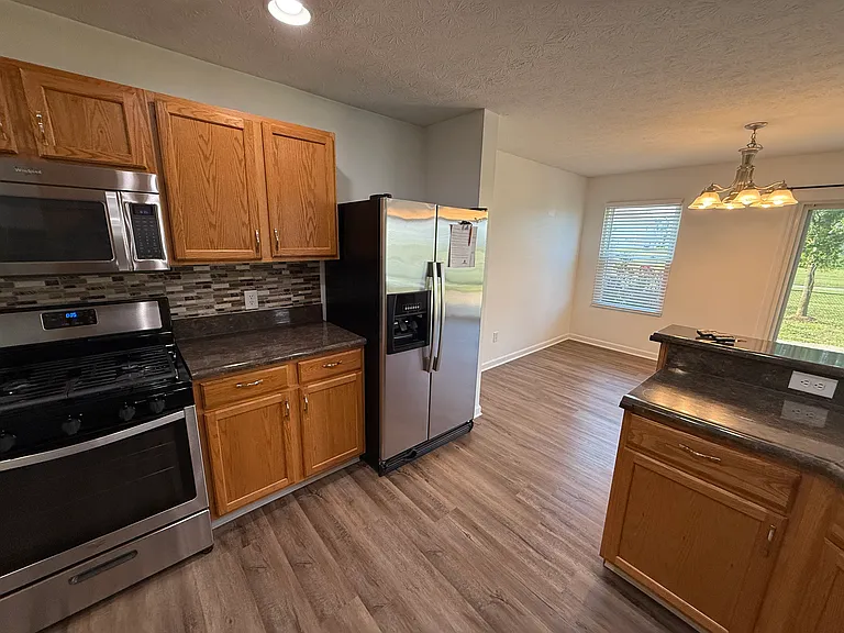 2413 Shadow Bend Dr — Photo 11