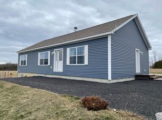 4 Quaker Rd, Grand Isle, VT 05458