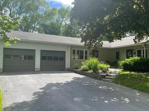 102 Juniper Rdg, Shelburne, VT 05482