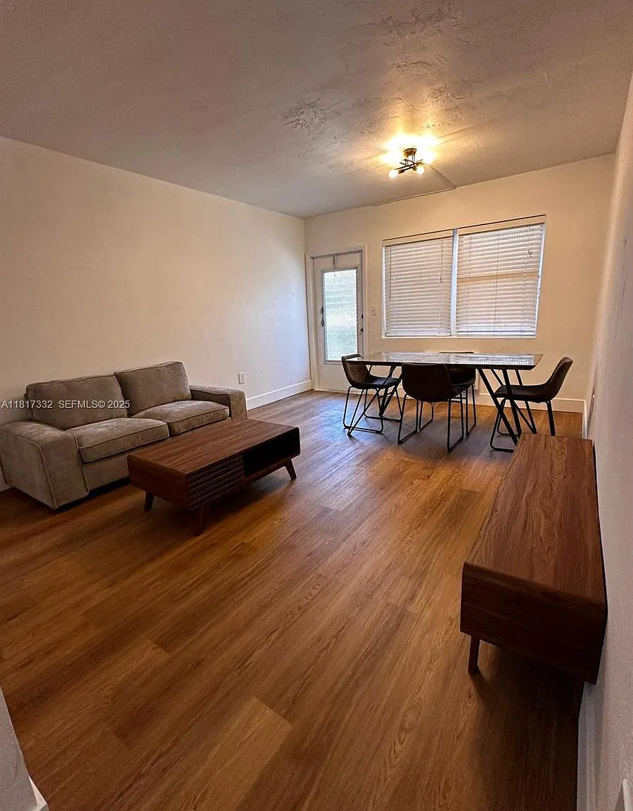 626 Meridian Ave — Photo 3