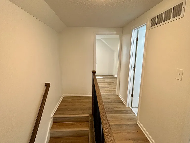 1286 Stonegate Rd — Photo 14