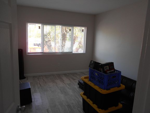 4th image of 3138 Clairemont Dr