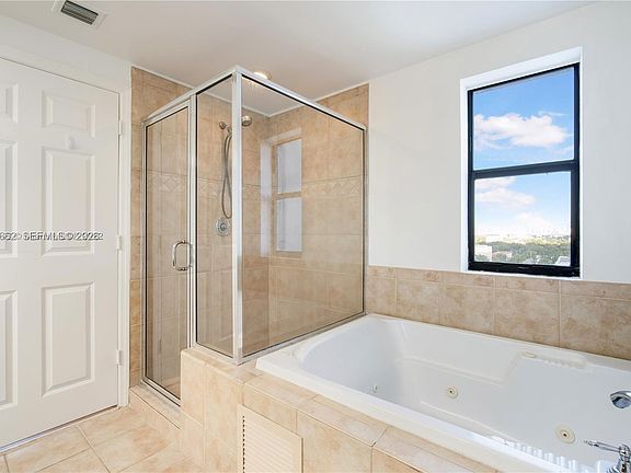 3rd image of 888 S Douglas Rd APT 1401
