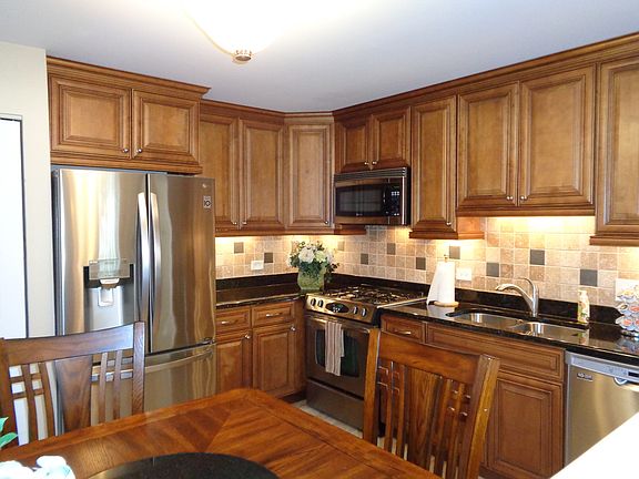 4th image of 184 Country Club Dr APT C