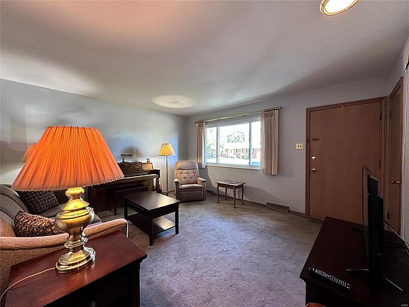 3rd image of 10125 Elba Ln