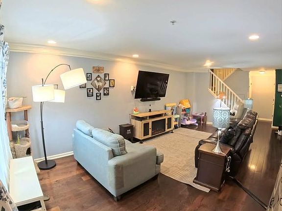 2nd image of 219 Flagstone Rd #6