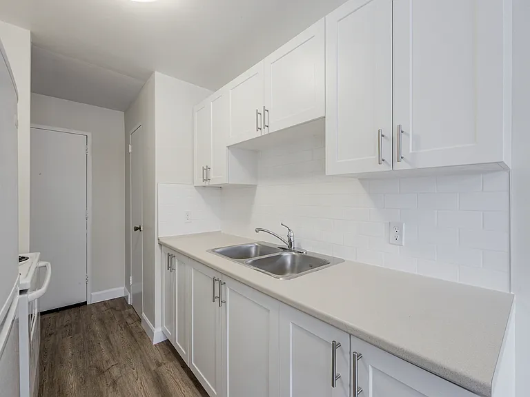 1510 Queenston Rd — Photo 18