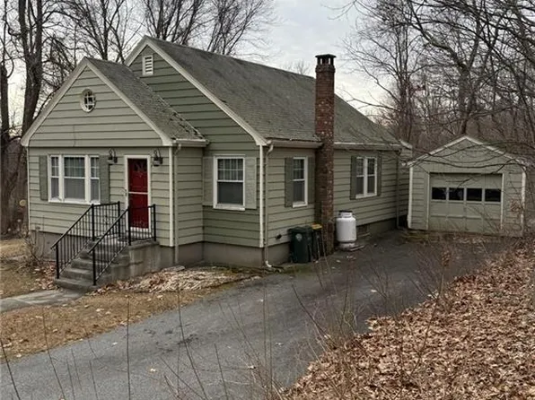 100 Swan Rd, Smithfield, RI 02917