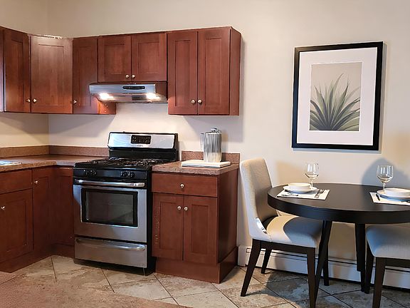 Eat-in Kitchen