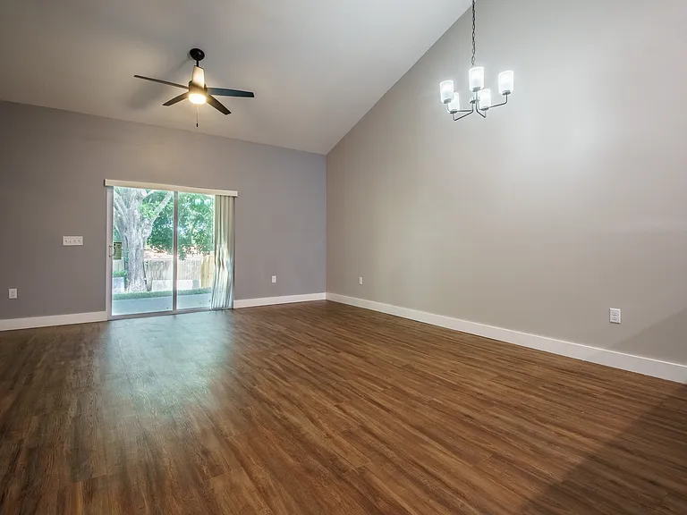 210 Parrotte Ct — Photo 63