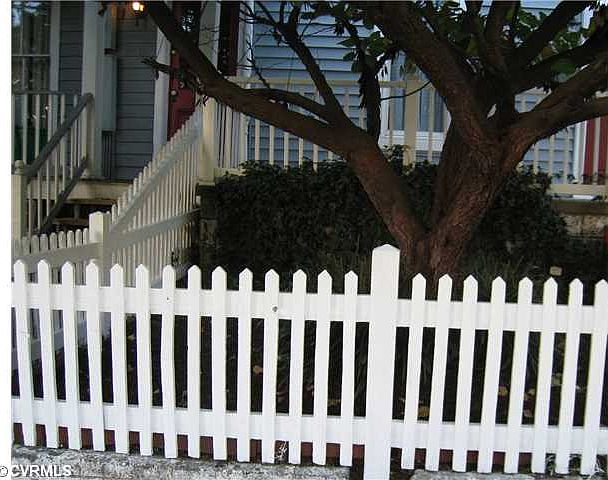 1st image of 304 1/4 W Cherry St