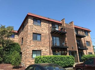 1773 W Algonquin Rd APT 1A, Mount Prospect, IL 60056