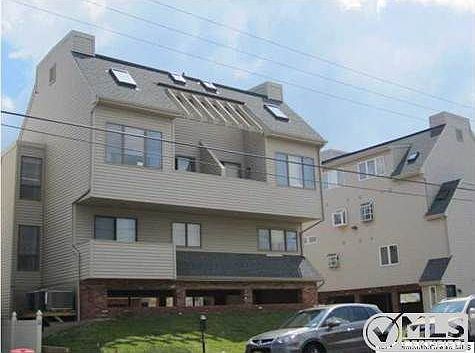1st image of 127 Hiering Ave #18