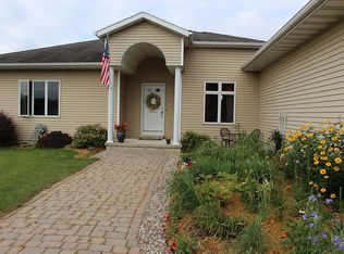 1653 County Rd S, Mount Horeb, WI 53572